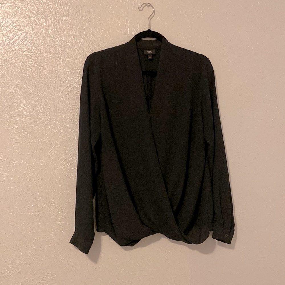Black wrap front top